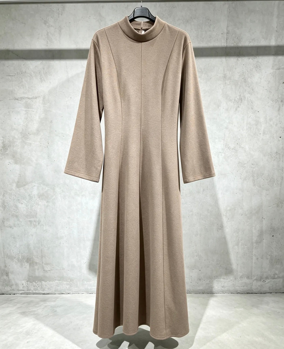 Elegante Abaya mit Schnürung am Rücken