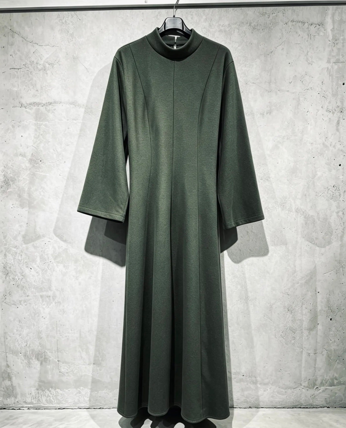 Elegante Abaya mit Schnürung am Rücken