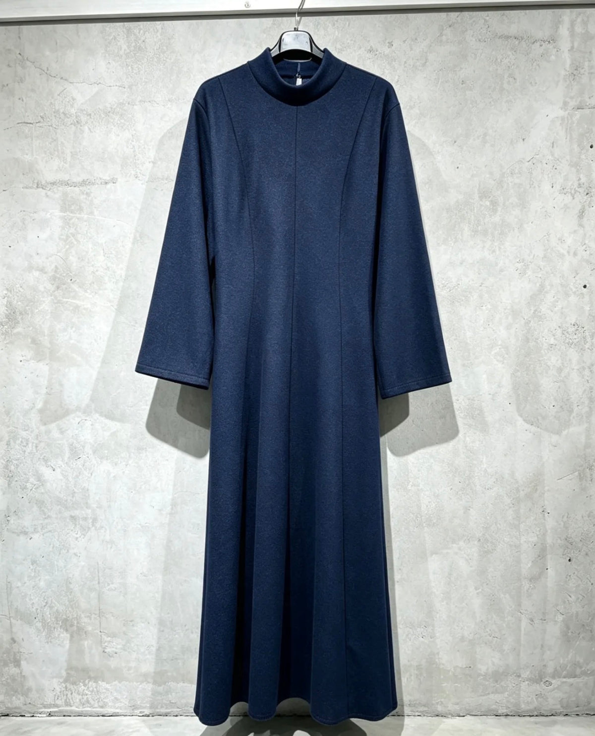 Elegante Abaya mit Schnürung am Rücken